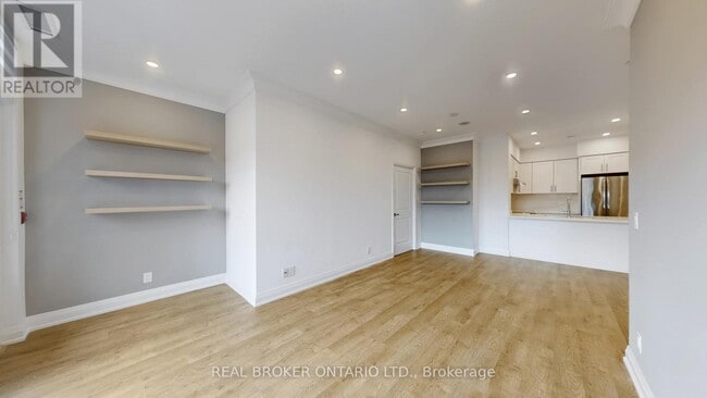 Photo du bâtiment - 520 Steeles Ave W