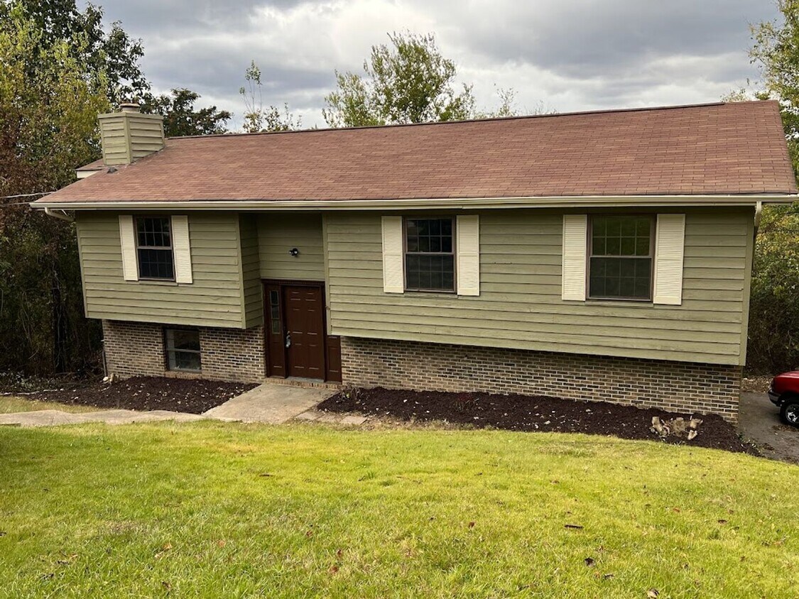 6901 Sandy Cove Dr, Harrison, TN 37341 House Rental in Harrison, TN