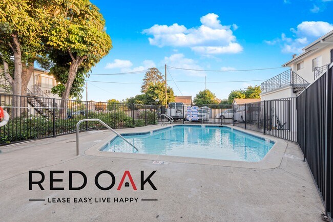 Foto del edificio - Gorgeous Two Bedroom with Lots of Natural ...