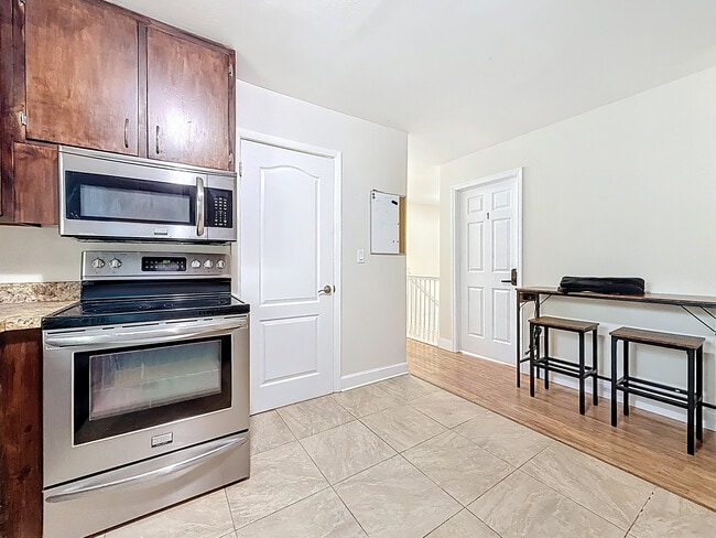 Building Photo - 1422 Lucy St