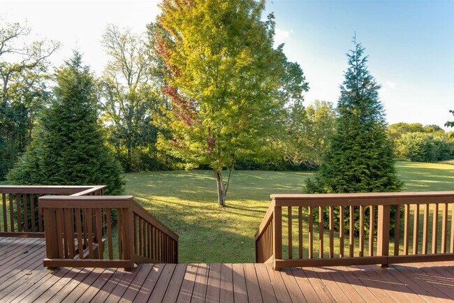 Foto del edificio - Super spacious 5 bedroom/3.5 bath home for rent in Murfreesboro!