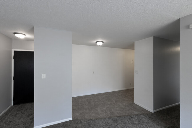 Dining Room - Timber Ridge Apartments