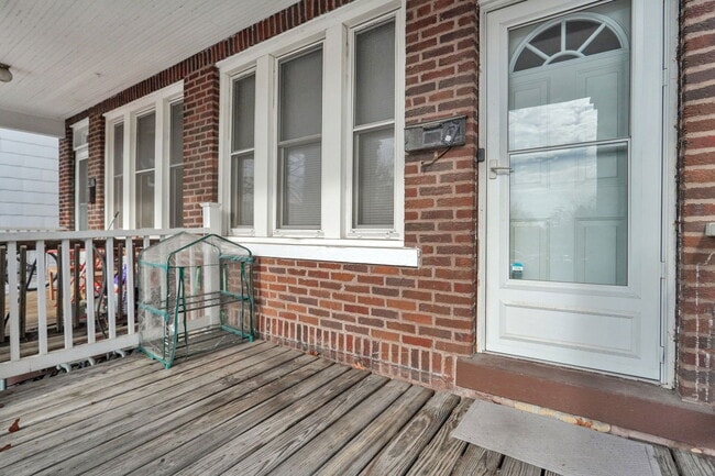 Building Photo - 180 E Patterson Ave