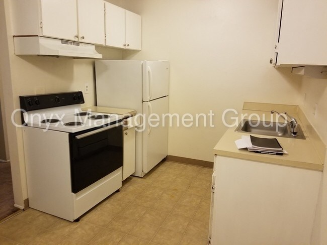 Building Photo - 3875 Liberty Rd S