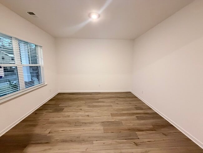 Photo - 532 Red Dragon Dr House