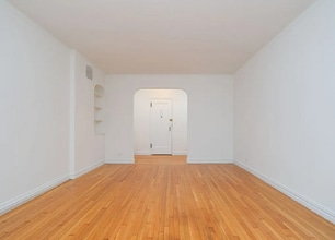 Building Photo - 55 E 190th St