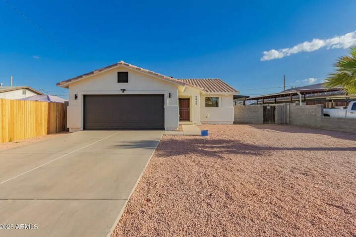 Foto principal - 2949 E Wier Ave