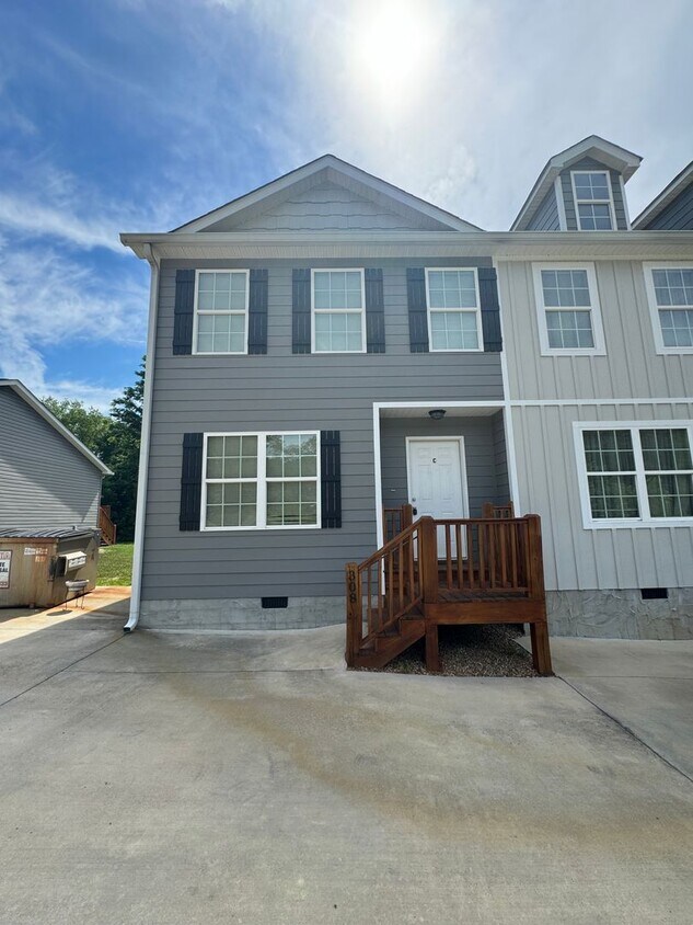 Primary Photo - 308 North Varnell Rd.