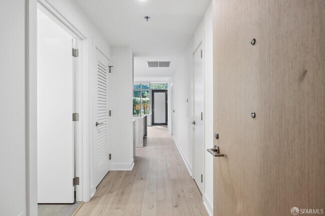 Foto del edificio - 201 Folsom St