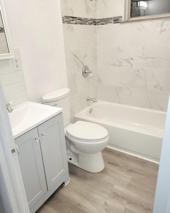 Bath with tub - 3158 N 8th St