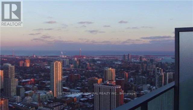 Photo du bâtiment - 42 Charles St E