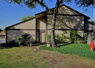 Building Photo - 405 Sundance Ln
