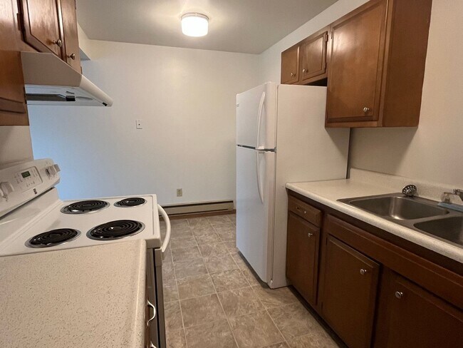 Foto del edificio - 1 Bed 1 Bath Heat and Water Included!