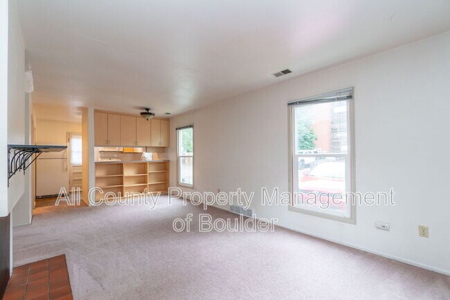 Building Photo - 1817 Grove St