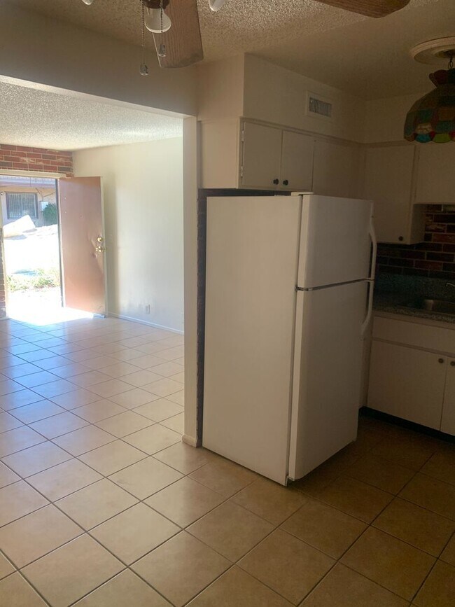 Foto del edificio - Affordable 1 Bedroom Condo In Central Las Vegas