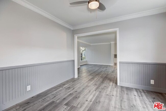 Foto del edificio - 5016 Clinton St