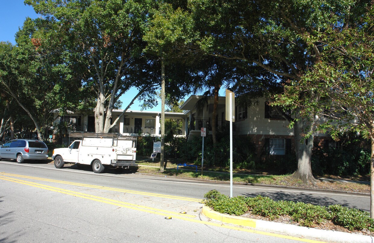 Foto del edificio - 935 34th Ave N