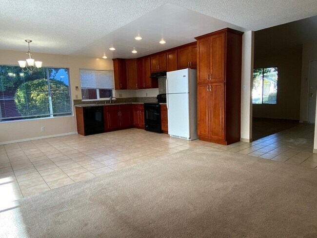 Building Photo - 33941 MacMillan Way