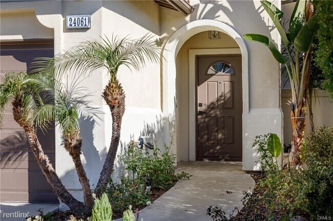 Building Photo - 4 br, 2.5 bath House - 24061 Tiburon