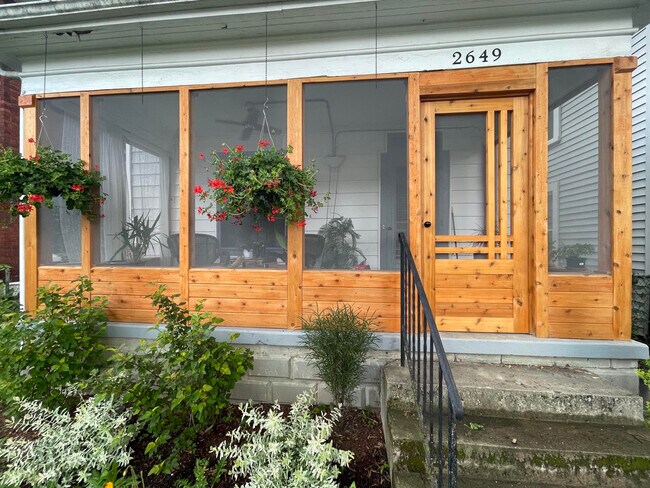 Foto del edificio - 2649 Dayton Ave
