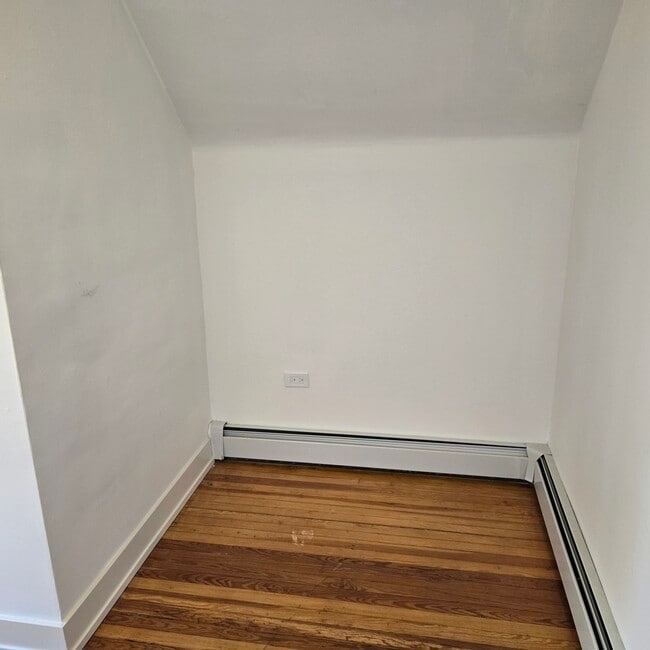 Building Photo - 4137 N Bernard St