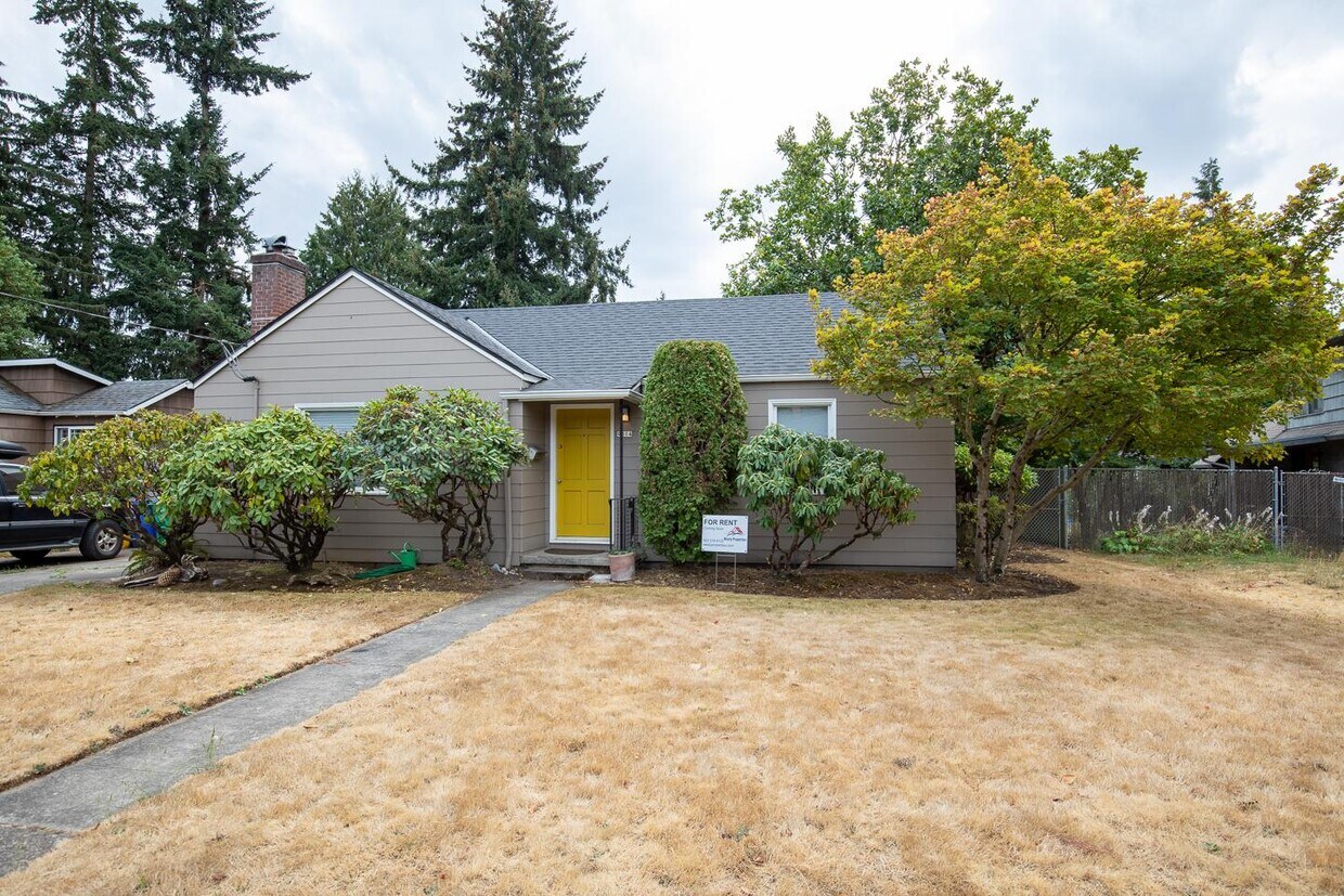 Foto principal - 9014 NE Schuyler St