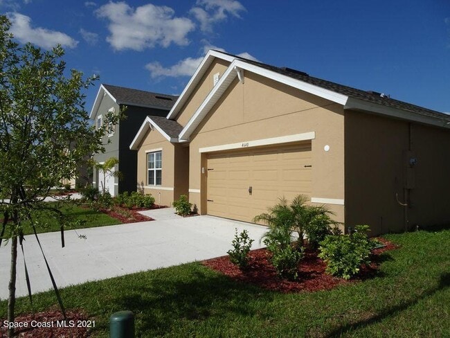 Side View - 4640 Pagosa Springs Cir