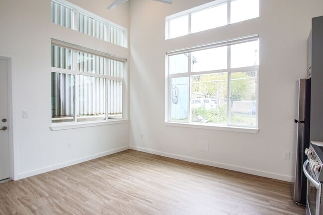 Photo - Bright Modern Studio with Tall Ceilings and Luxe Details! Apartment