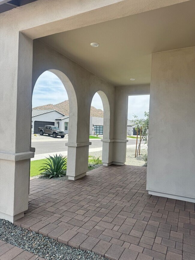 Foto del edificio - BRAND NEW HOME IN ALORAVITA IN PEORIA