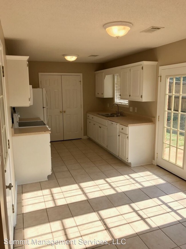 Building Photo - 315 Eagles Point Dr