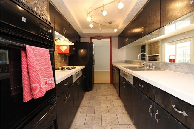 Building Photo - 4706 Sagebrush Cir