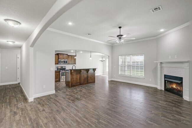 Building Photo - 1100 Ellen Ray Ln