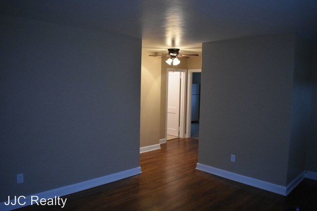 Foto del edificio - 15637 Warwick Blvd