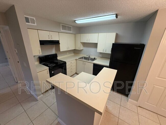 Building Photo - 365 Forestway Cir