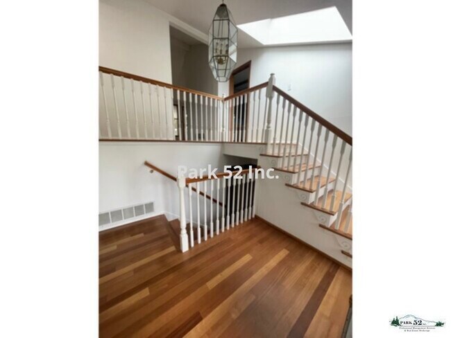 Building Photo - 9915 Zircon Dr SW