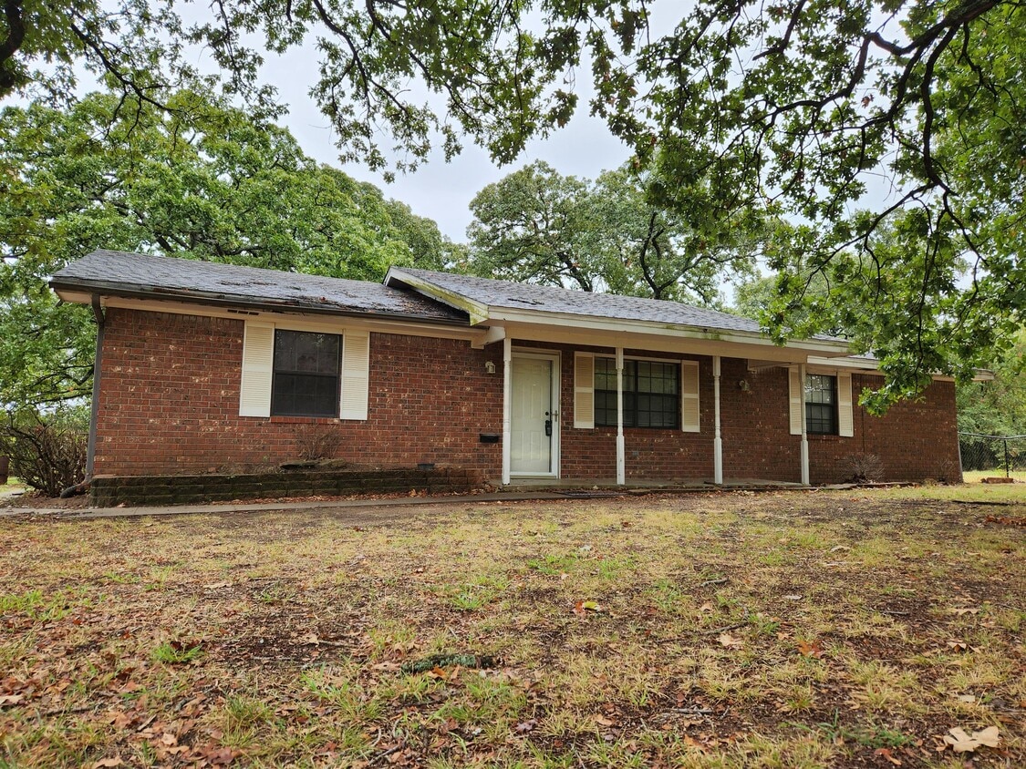 1124 Cottonwood, Ada, OK 74820 House Rental in Ada, OK