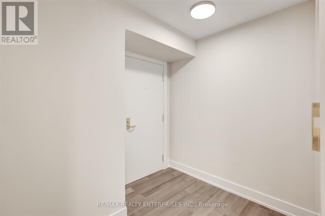 Building Photo - 1-501 Palace Pier Ct