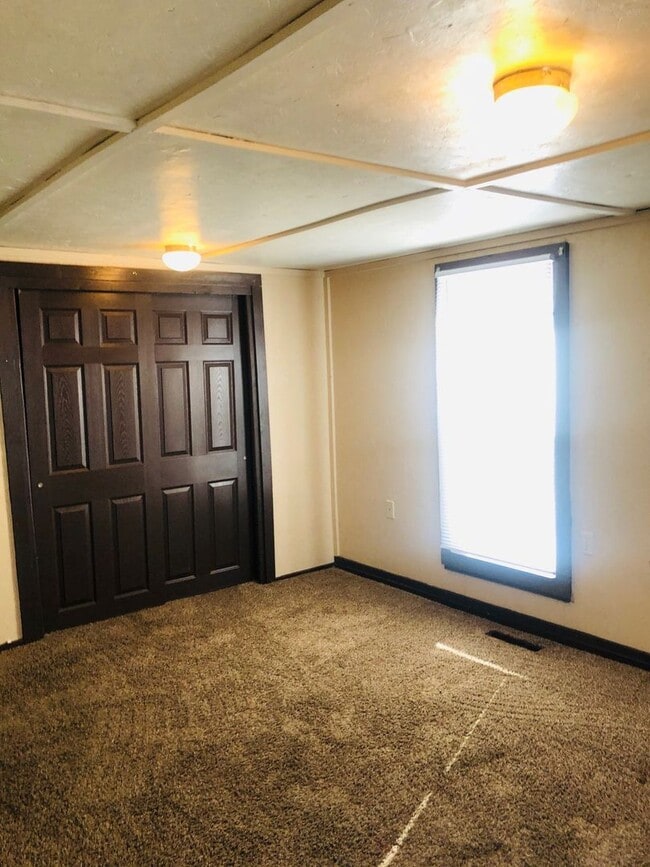 Building Photo - Centrally Located Bungalow