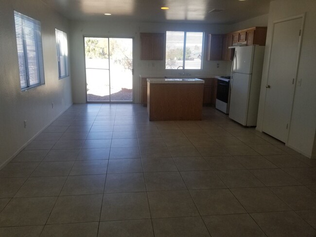 Building Photo - 3 br, 2 bath House - 5790 DANA ROGERS