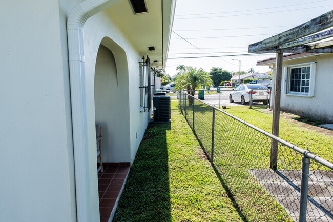 Photo - 1020 SW 84th Ave Apartment