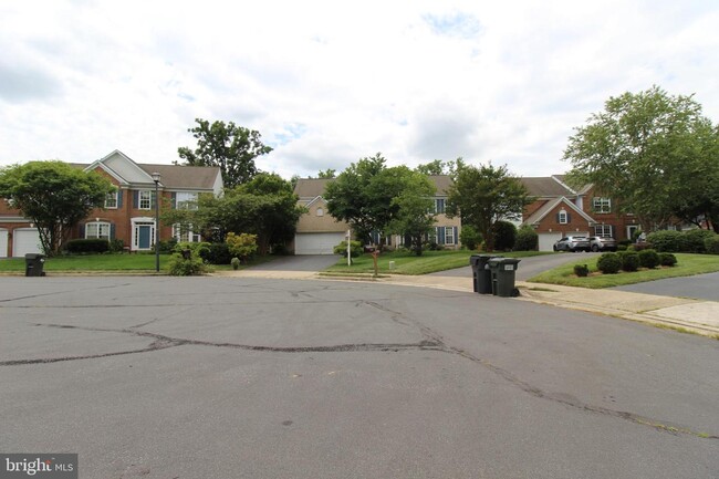Building Photo - 13015 Azalea Woods Way
