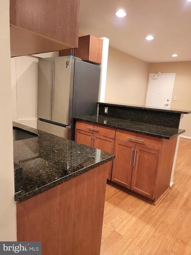 Foto del edificio - 7723 Donnybrook Ct