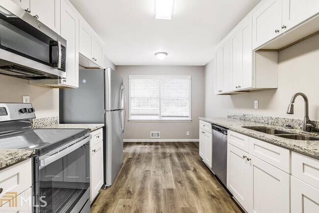 Building Photo - 2157 Rollingview Dr