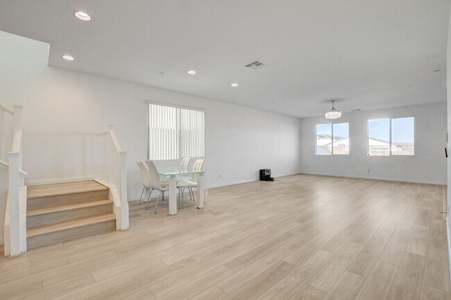 Building Photo - 10276 Thurso Ave