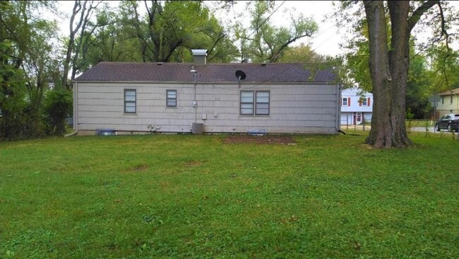 Building Photo - 8400 E 110th St