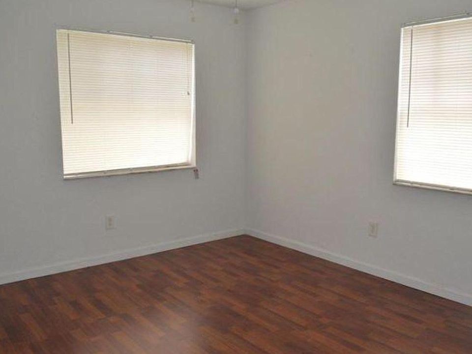 Primary Photo - 724 20th St