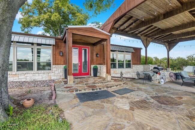 Foto del edificio - 18754 Farm to Market Rd 2755