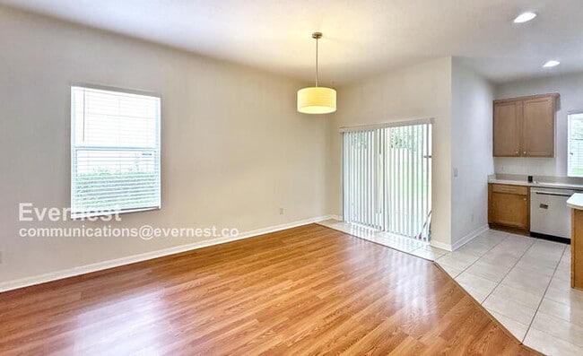 Foto del edificio - 10545 Shady Falls Ct