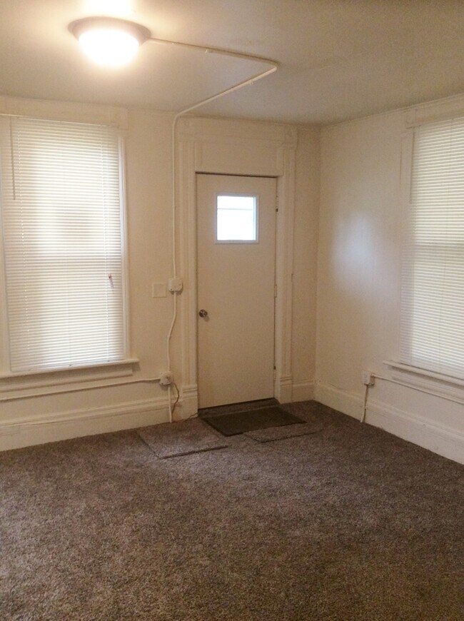 Foto del edificio - 301 S 10th St