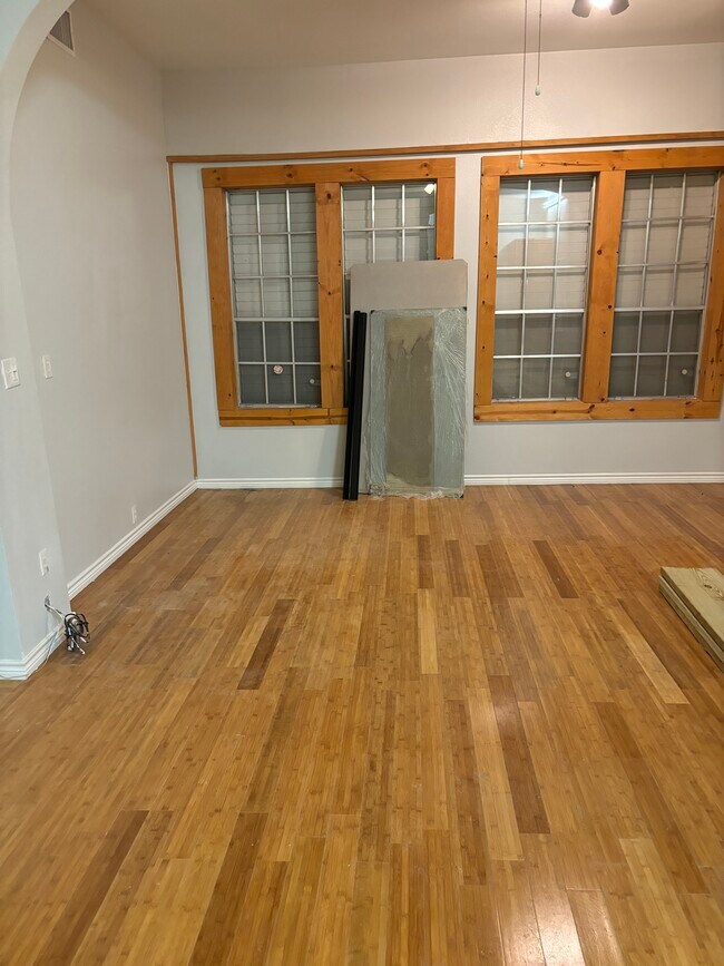 Living Room D - 221 Commerce St